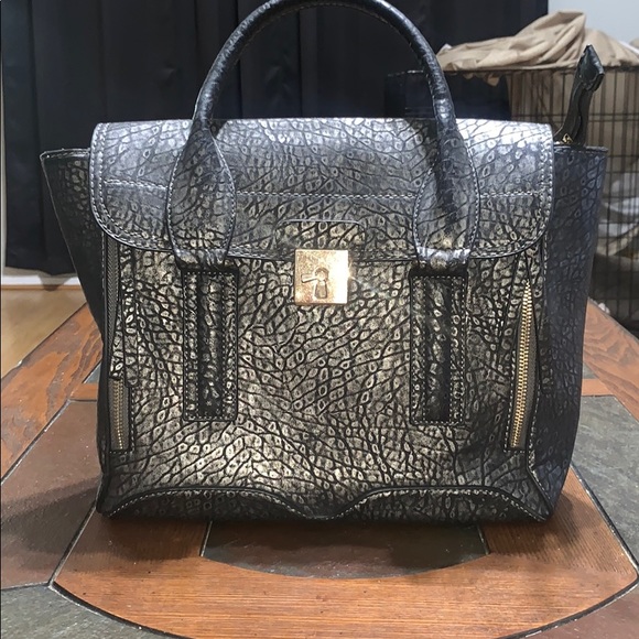 Handbags - Gray and Black Crackle Purse